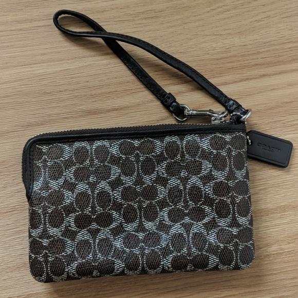 Coach wristlet - Picture 3 of 6